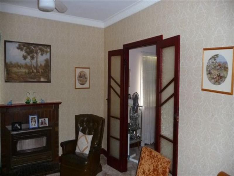 42 Geoffrey Street, Mount Lofty QLD 4350