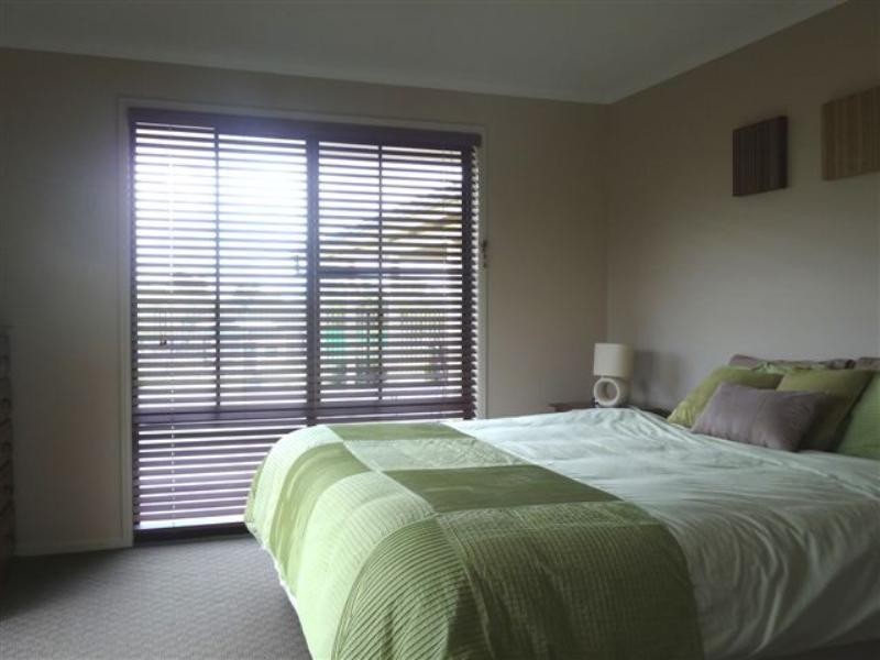 14 Carys Road, Glenvale QLD 4350