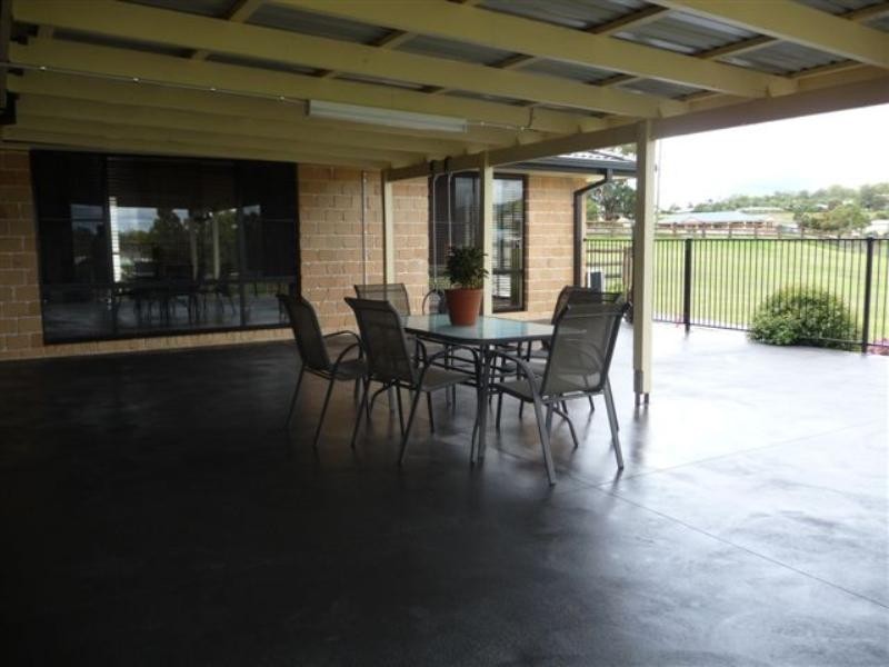 14 Carys Road, Glenvale QLD 4350