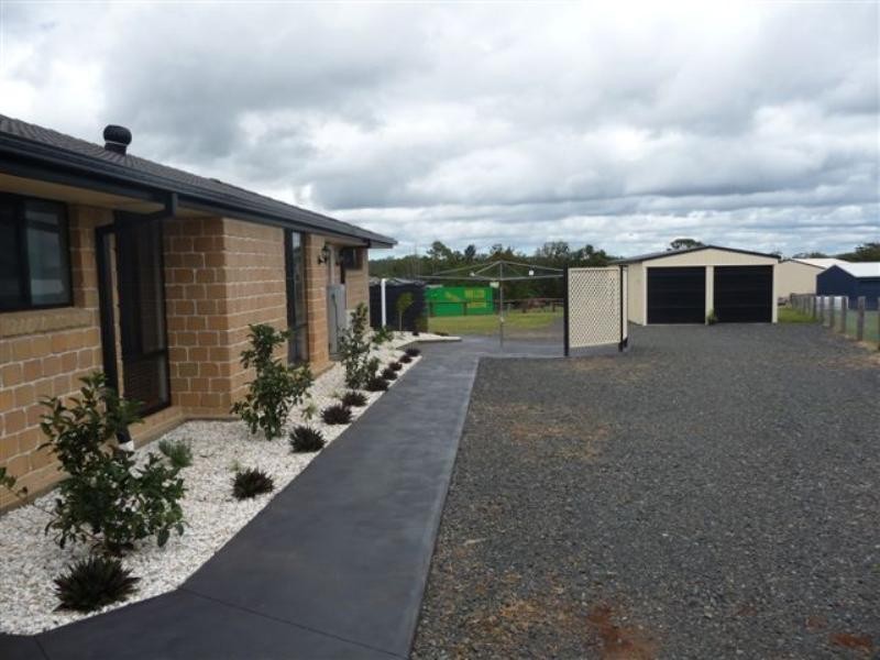 14 Carys Road, Glenvale QLD 4350