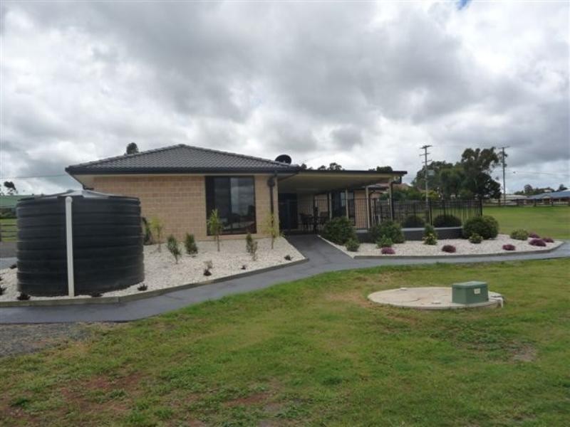 14 Carys Road, Glenvale QLD 4350