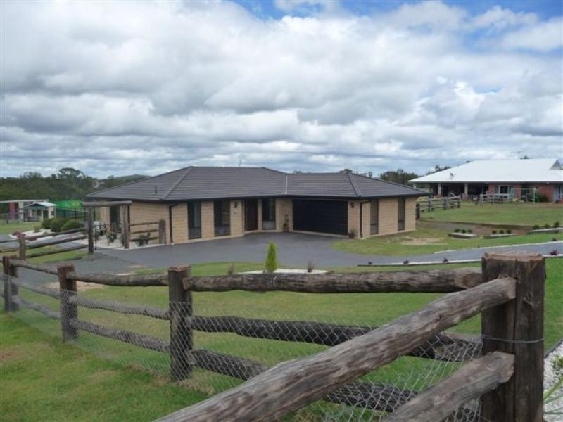 14 Carys Road, Glenvale QLD 4350