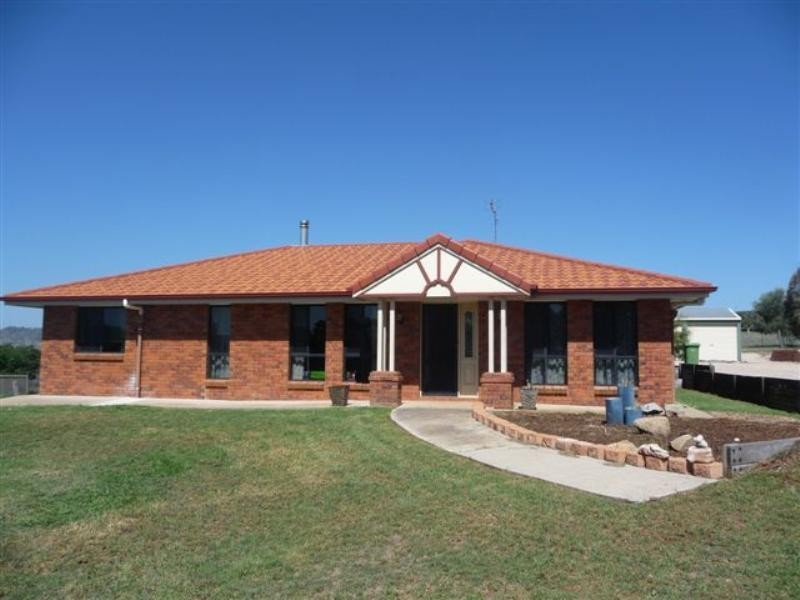 5 Hillview Crescent, Gowrie Junction QLD 4352