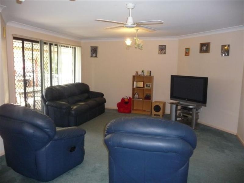 5 Hillview Crescent, Gowrie Junction QLD 4352