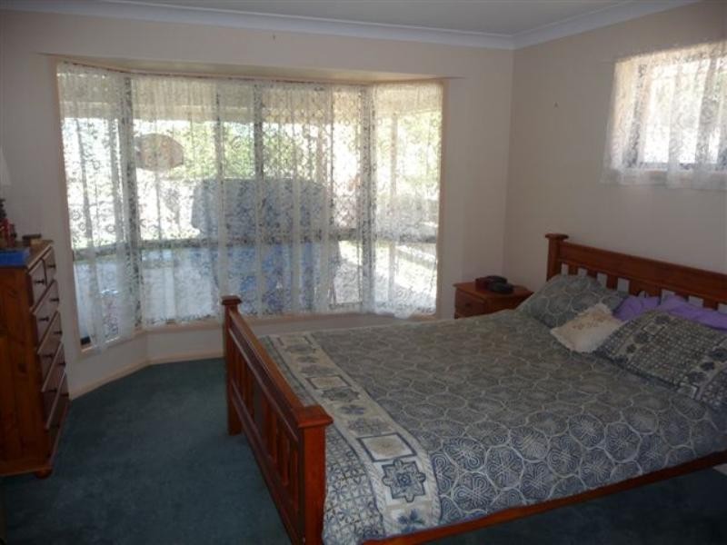 5 Hillview Crescent, Gowrie Junction QLD 4352