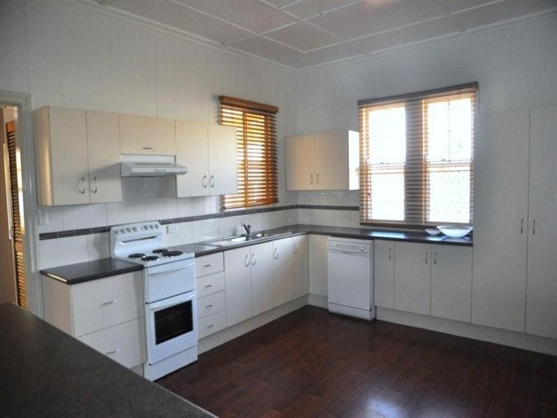 255 Taylor Street, Wilsonton QLD 4350