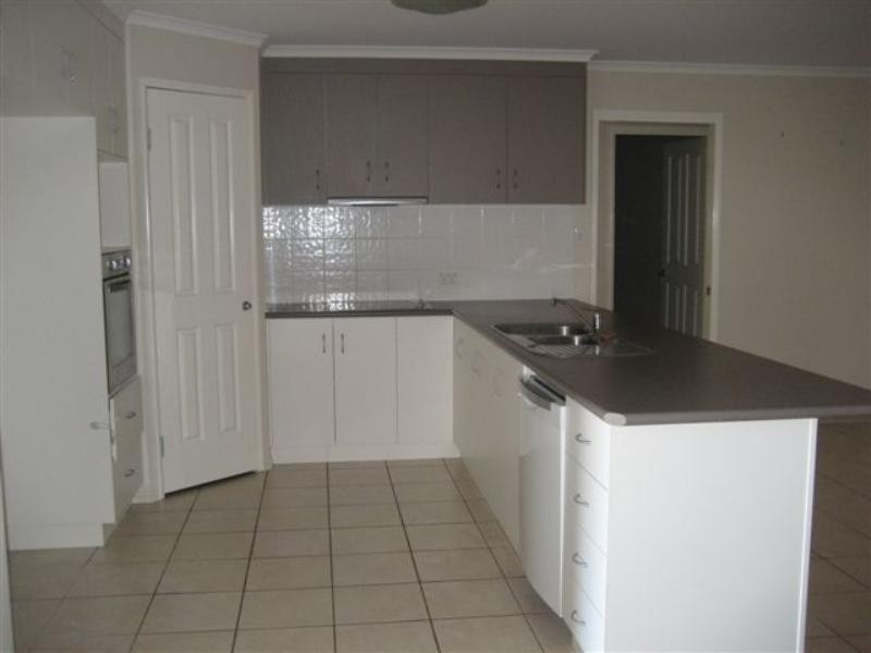 24 Tennyson Court, Westbrook QLD 4350