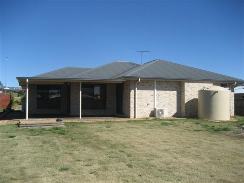 24 Tennyson Court, Westbrook QLD 4350