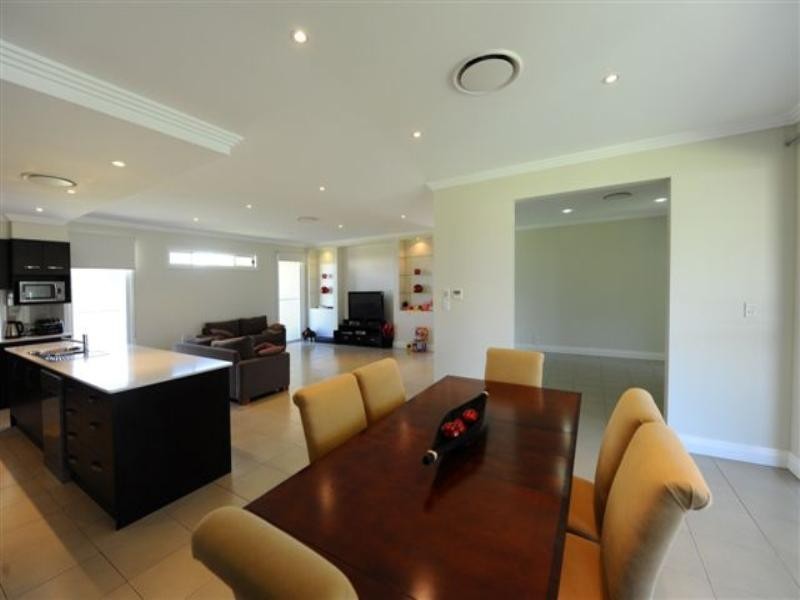 4 Gwenda Drive, Westbrook QLD 4350