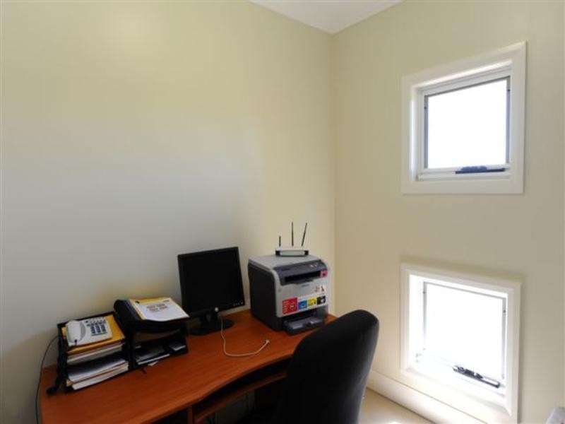 4 Gwenda Drive, Westbrook QLD 4350