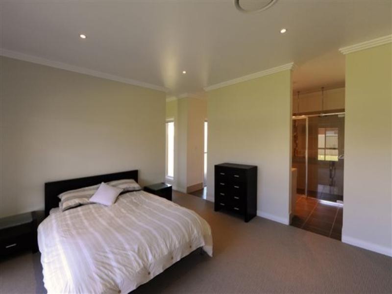 4 Gwenda Drive, Westbrook QLD 4350