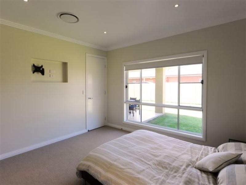 4 Gwenda Drive, Westbrook QLD 4350