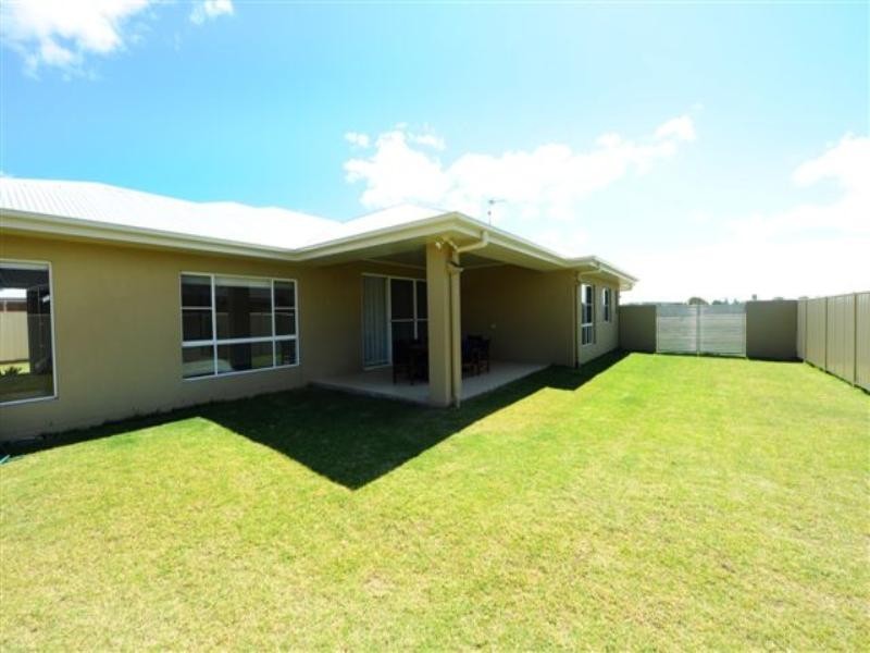 4 Gwenda Drive, Westbrook QLD 4350