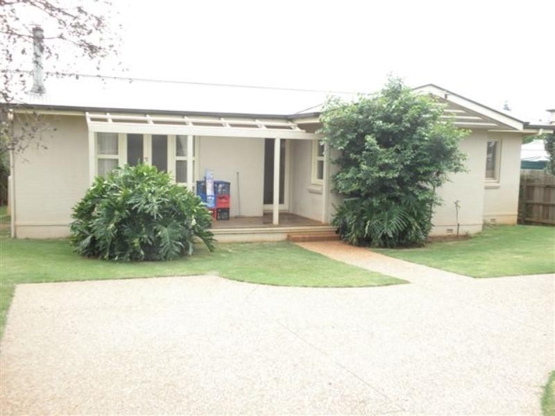 9 Eiser Street, Harristown QLD 4350