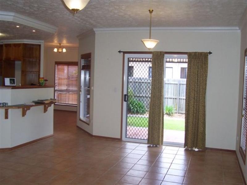 142 Spring Street, Middle Ridge QLD 4350