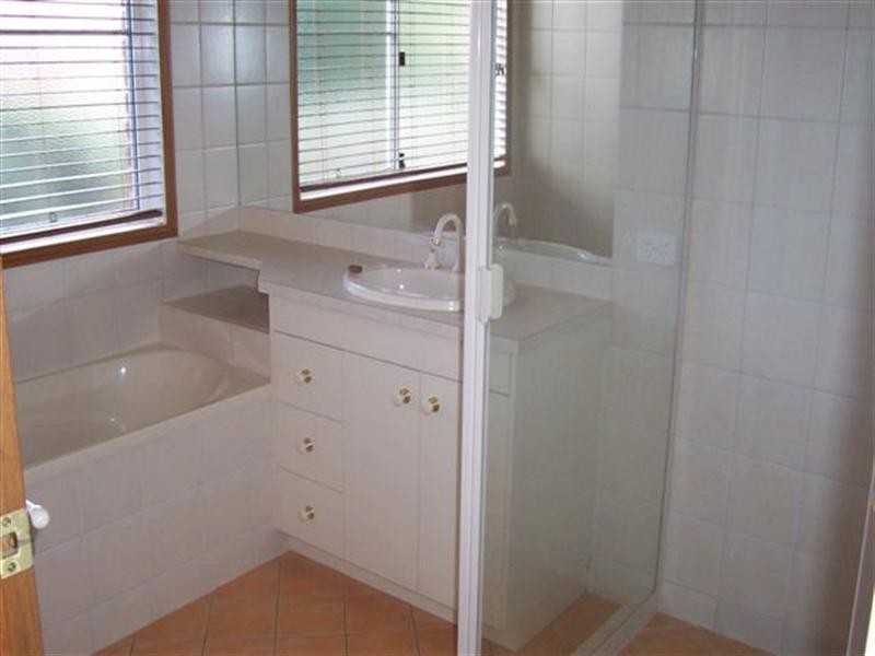 142 Spring Street, Middle Ridge QLD 4350