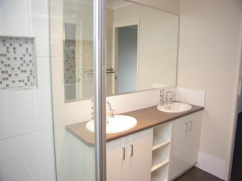 3 Roy Close, Westbrook QLD 4350