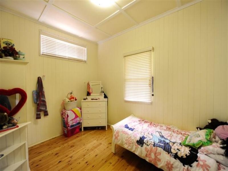 34 Warwick Street, Harristown QLD 4350