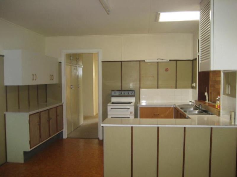 40 Skehan Street, Centenary Heights QLD 4350