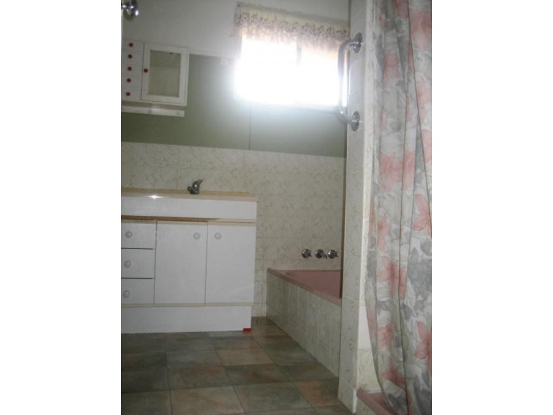 40 Skehan Street, Centenary Heights QLD 4350