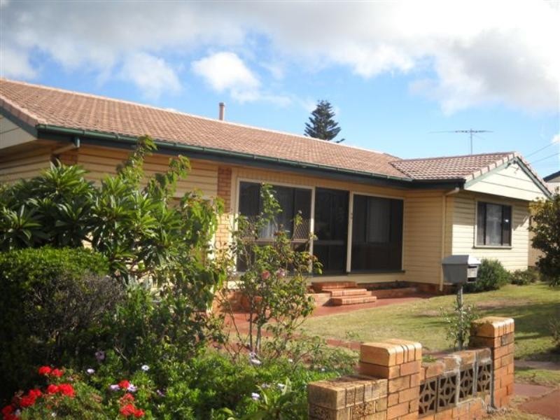 28 Welcombe Avenue, Rockville QLD 4350