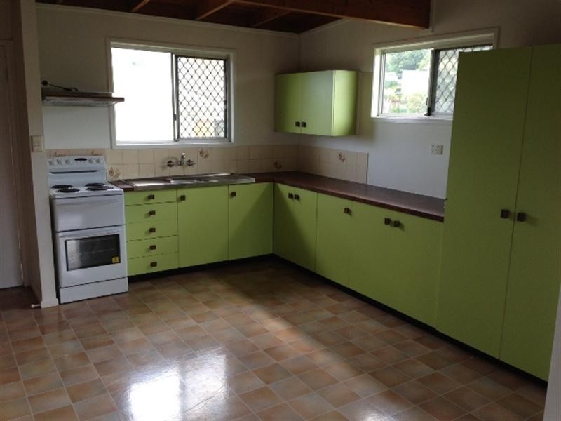 11 Oakleigh Street, Rockville QLD 4350