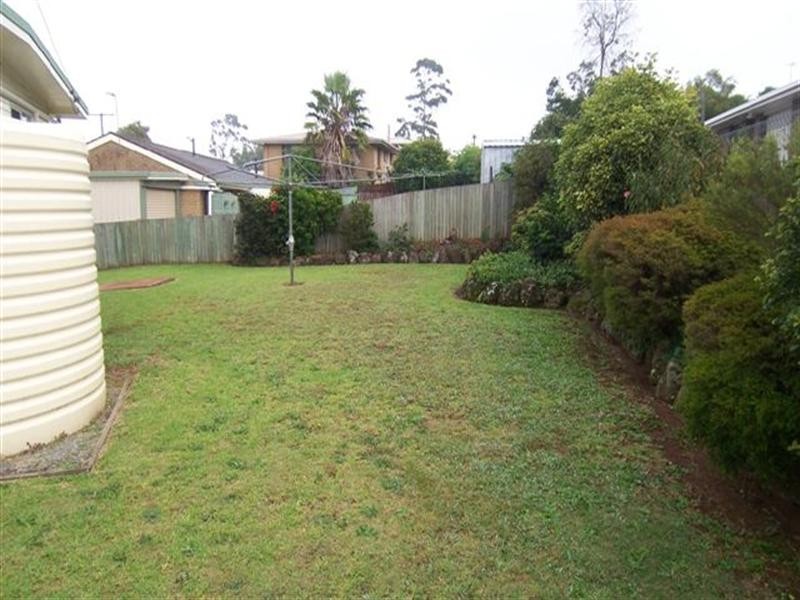 11 Oakleigh Street, Rockville QLD 4350