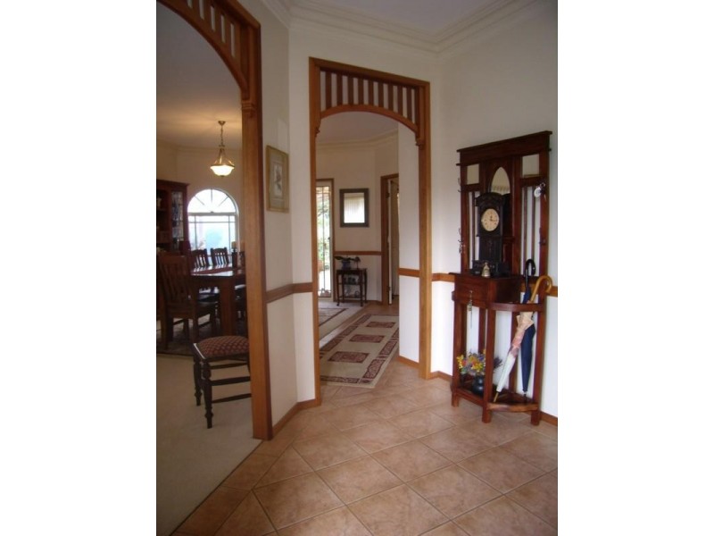 8 Purnawilla Court, Middle Ridge QLD 4350