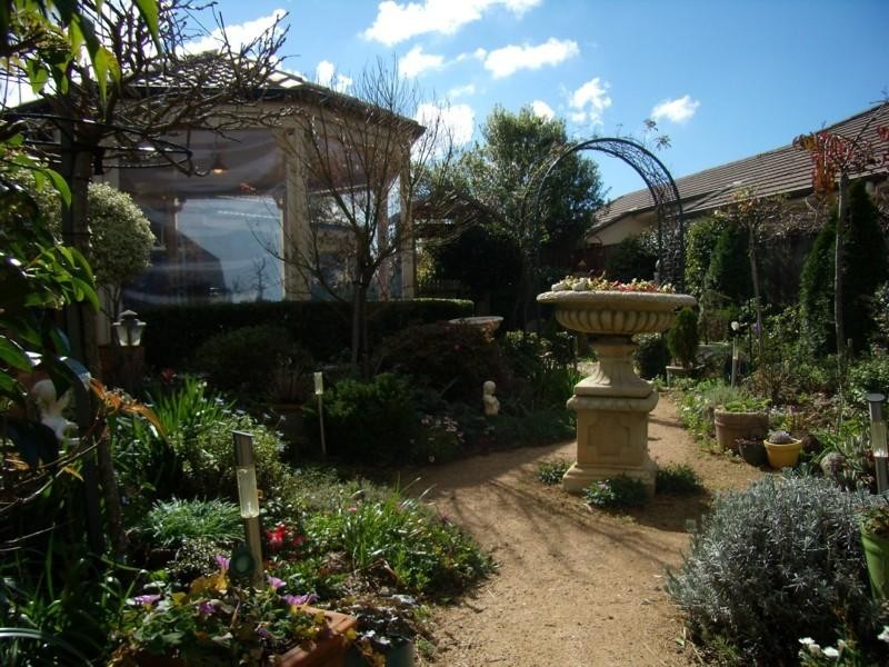 8 Purnawilla Court, Middle Ridge QLD 4350