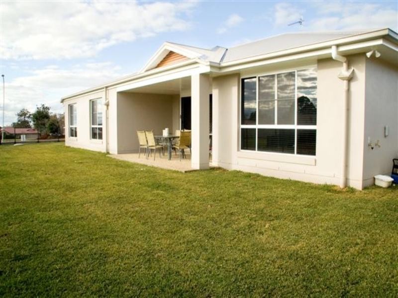 2 Stedman Street, Middle Ridge QLD 4350