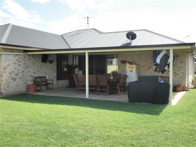 15 Lynne Court, Oakey QLD 4401