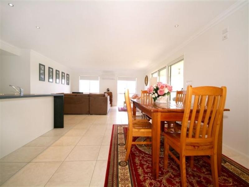 2 Hamilton Drive, Vale View QLD 4352