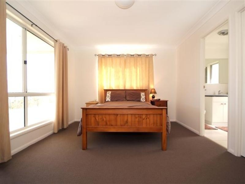 2 Hamilton Drive, Vale View QLD 4352