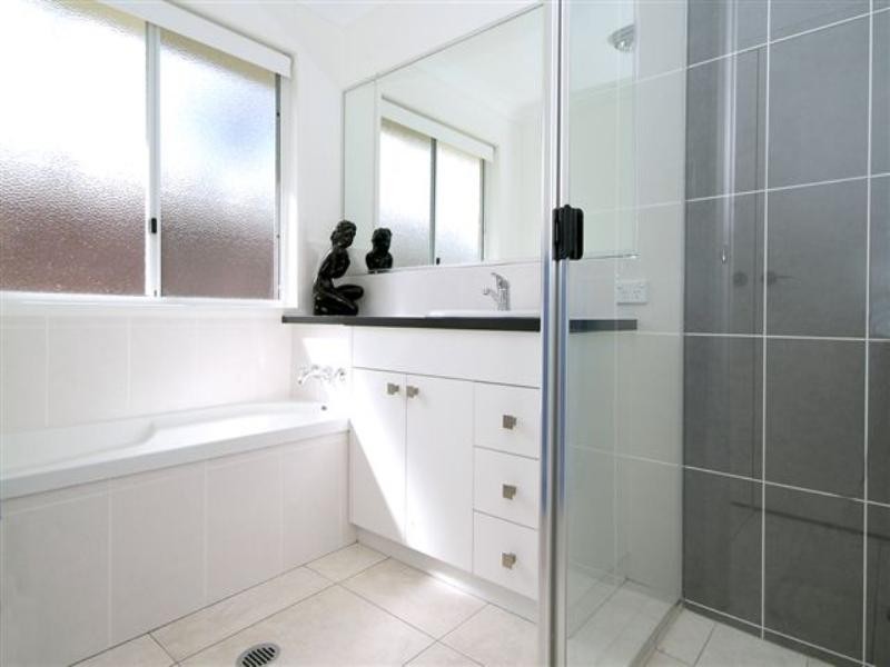 2 Hamilton Drive, Vale View QLD 4352