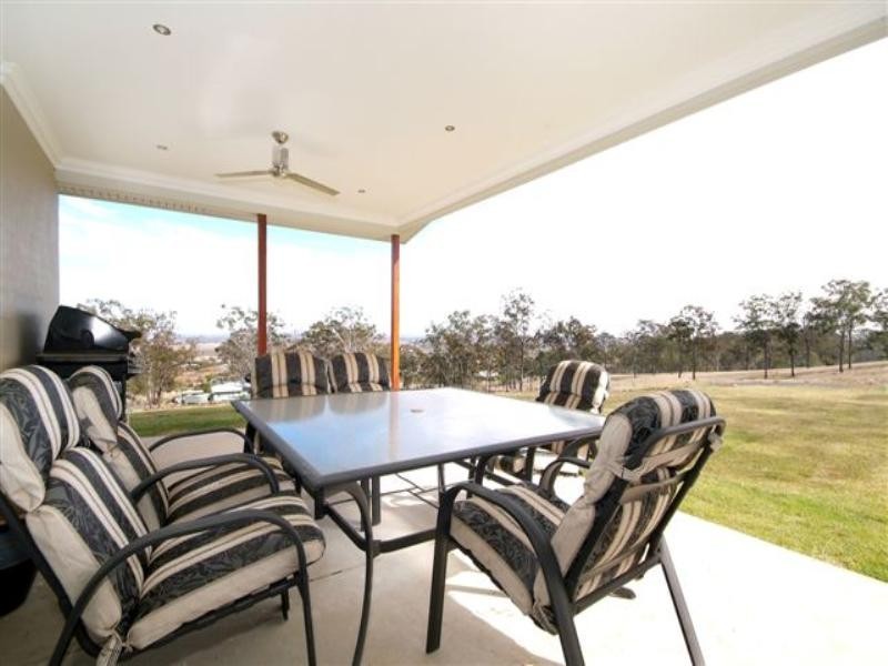 2 Hamilton Drive, Vale View QLD 4352