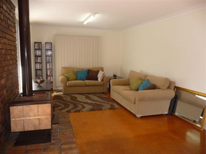 13 Talinga Street, Mount Lofty QLD 4350