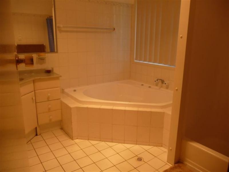 13 Talinga Street, Mount Lofty QLD 4350