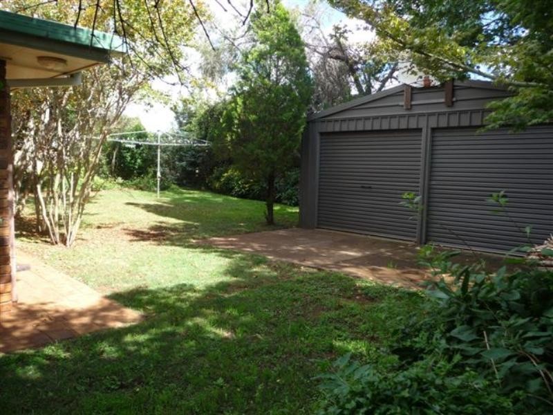 13 Talinga Street, Mount Lofty QLD 4350