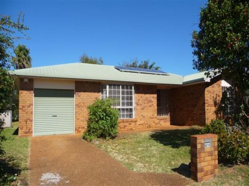 10 Heather Street, Kearneys Spring QLD 4350