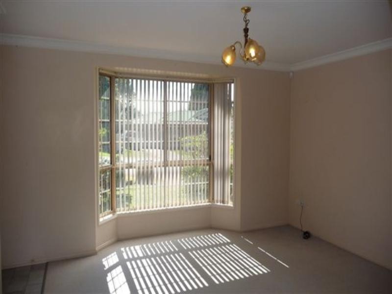 10 Heather Street, Kearneys Spring QLD 4350