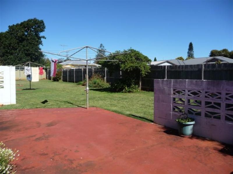 10/335 West Street, Harristown QLD 4350