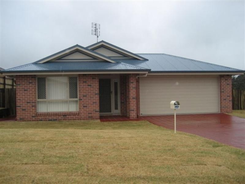 10 Moorina Drive, Harristown QLD 4350