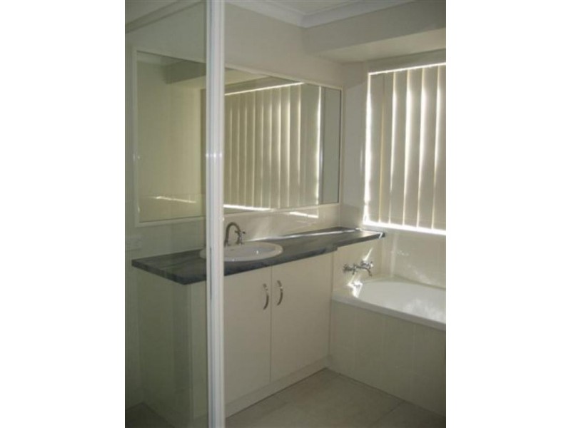 10 Moorina Drive, Harristown QLD 4350