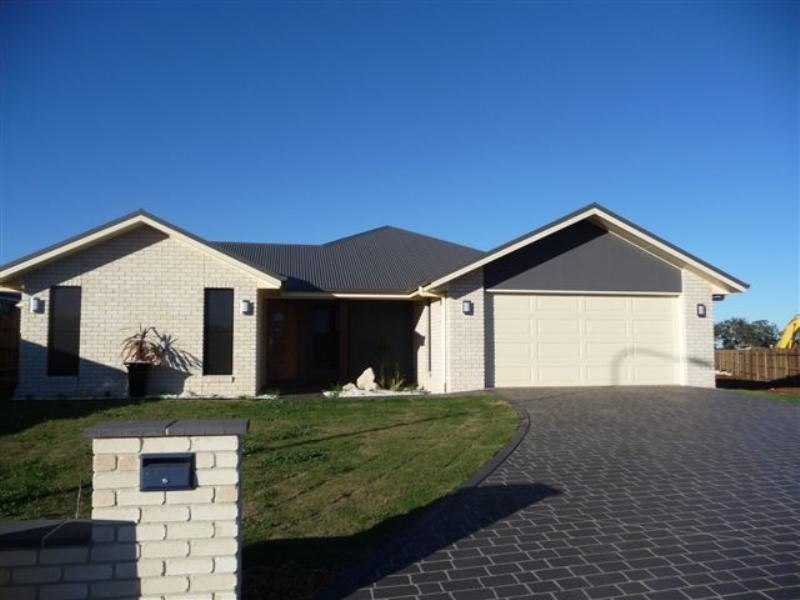 1 Hendra Court, Highfields QLD 4352