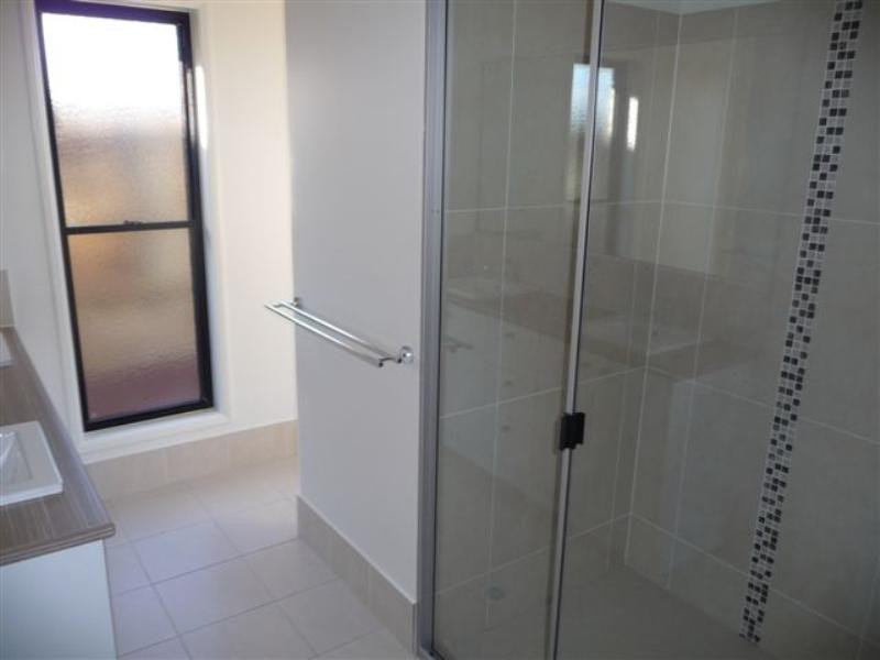 1 Hendra Court, Highfields QLD 4352