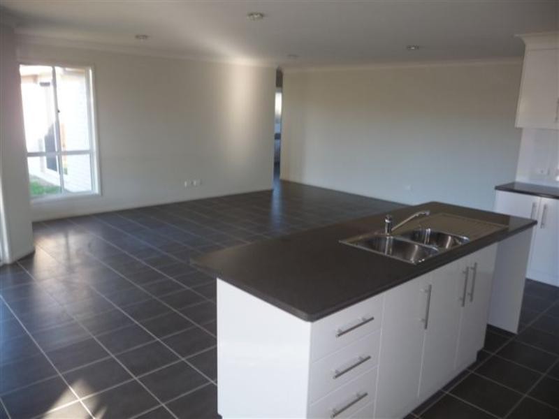 2 Hendra Court, Highfields QLD 4352