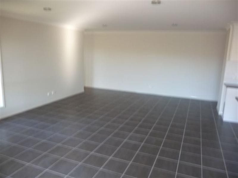 2 Hendra Court, Highfields QLD 4352