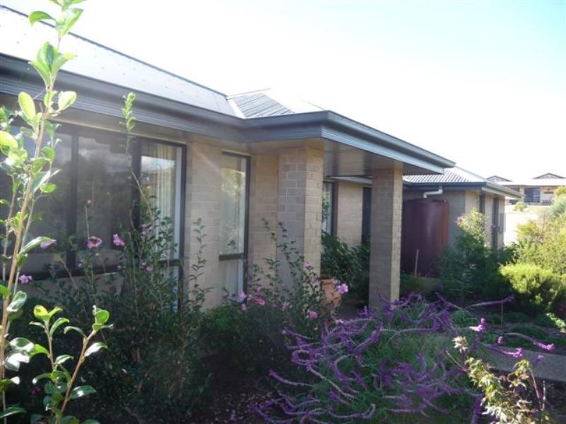 1 Debbie Court, Highfields QLD 4352