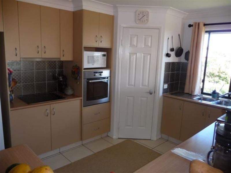 1 Debbie Court, Highfields QLD 4352