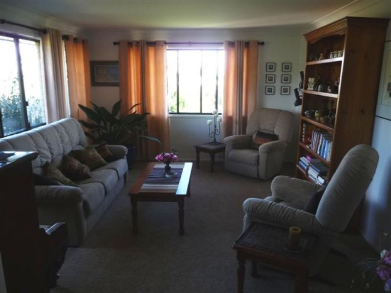 1 Debbie Court, Highfields QLD 4352